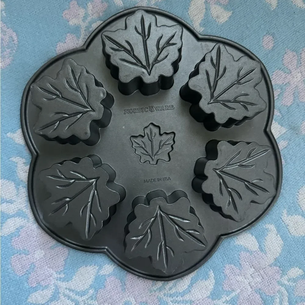 *NORDIC WARE* MAPLE LEAF CAKELET PAN NON-STICK